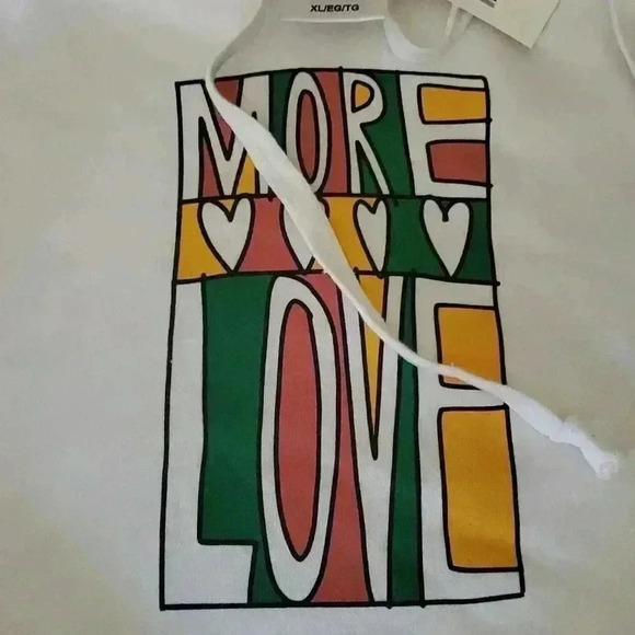 ☆☆☆Sweatshirt with hearts - Picture 3 of 5